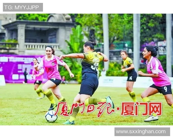 春雨足球：在细雨中绽放青春梦想与团队精神的绿茵传奇