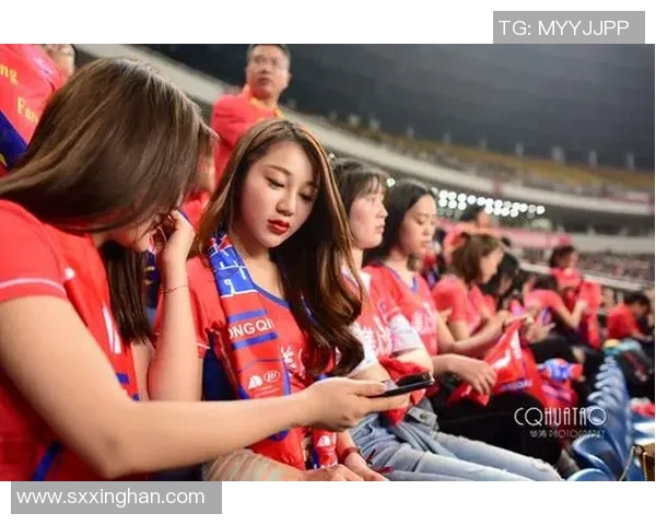 热爱足球的她们足球球迷美女展现激情与魅力的完美结合